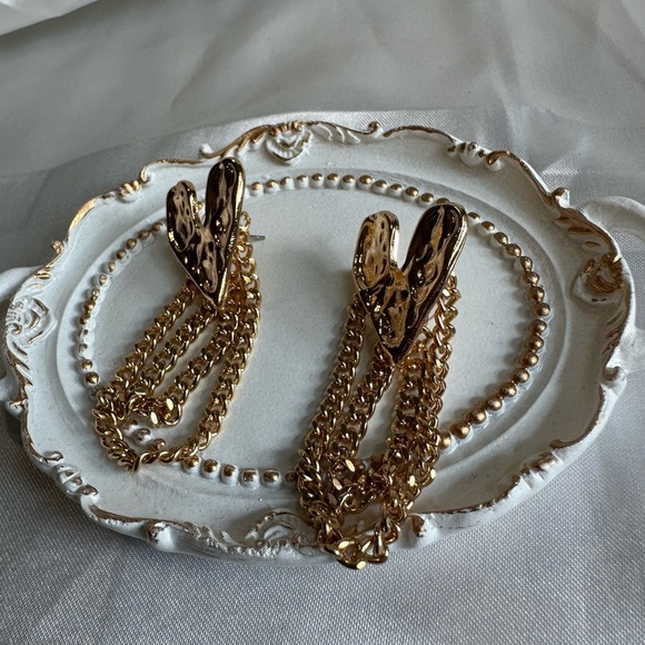 Zara Casually Gold Heart  Earrings - Picture 7 of 11